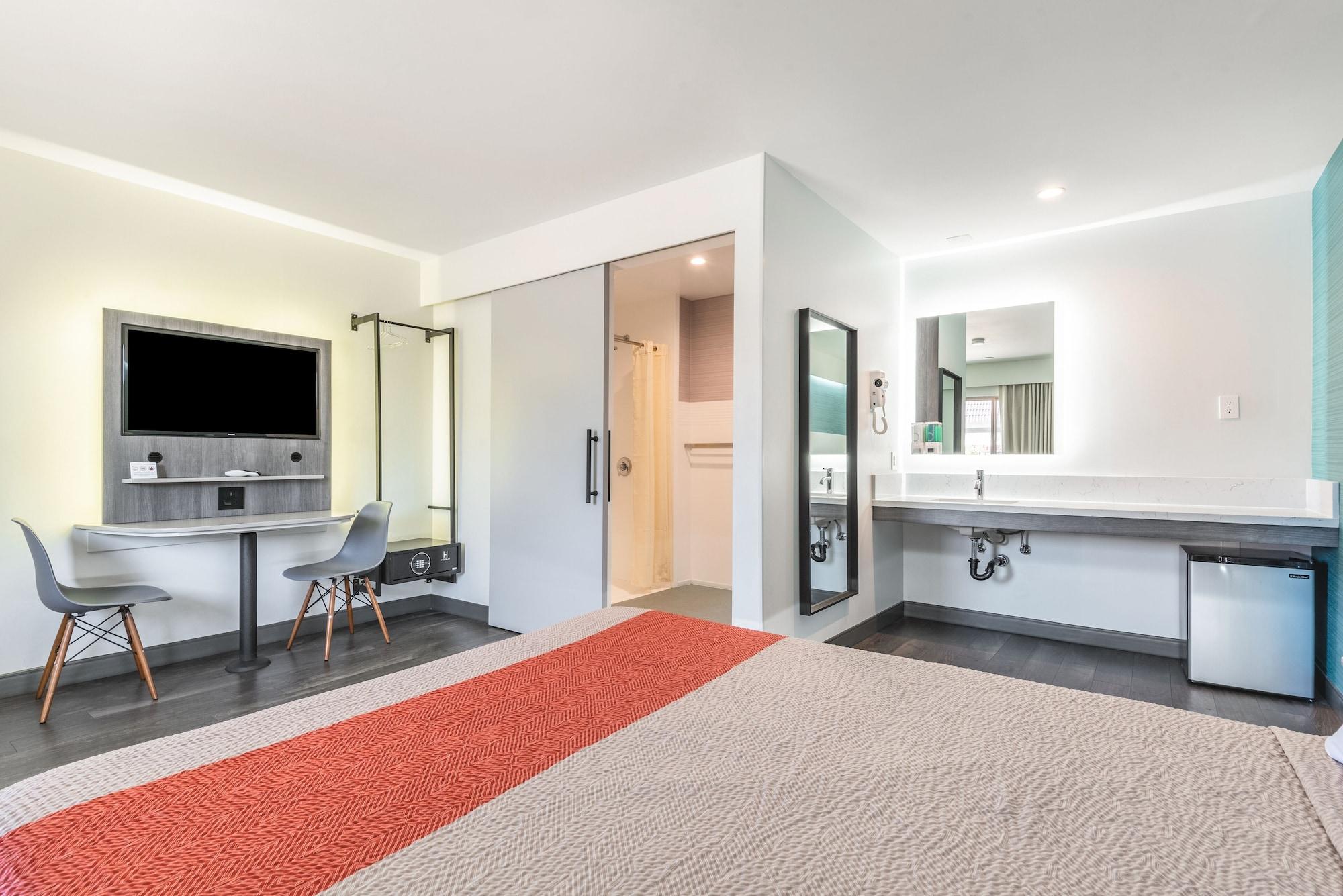 Solo Broadway Motel 2*