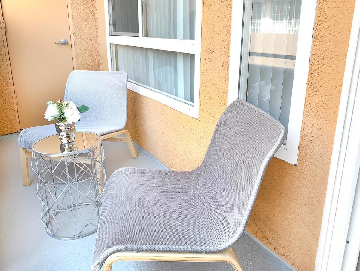Hollywood Hills !!! One Bedroom Apartment !!! Apartment *