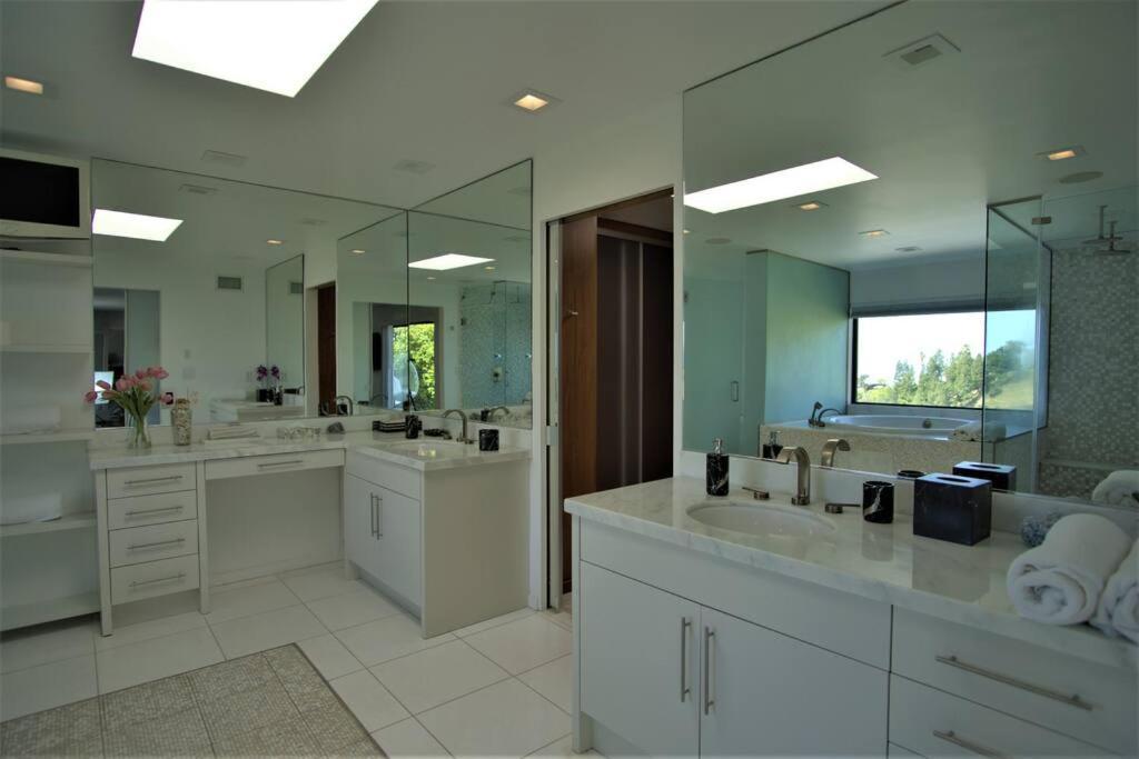 Hollywood Hills Dream Mansion Villa *