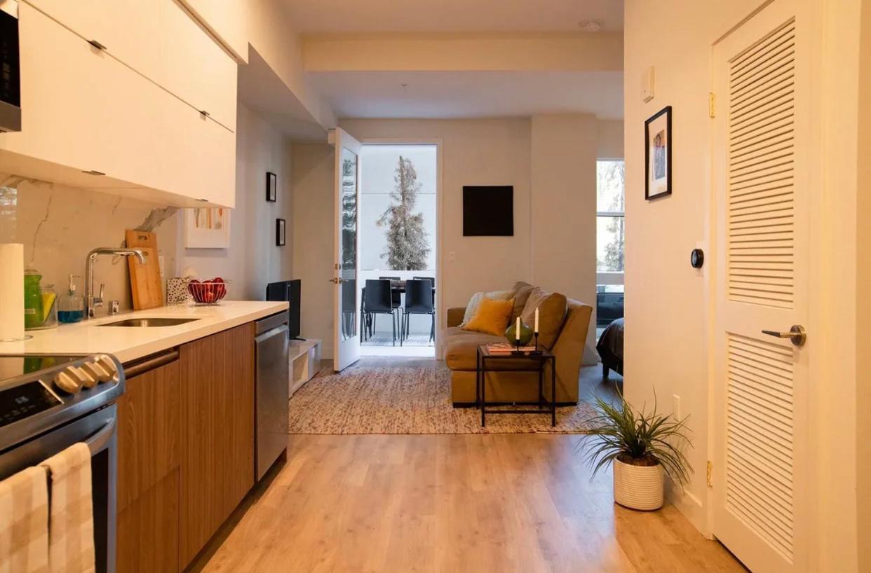 Rose Apartment Los Angeles
