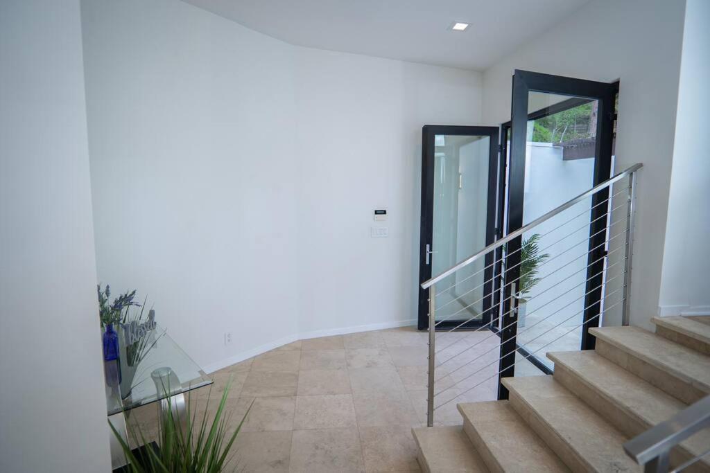 Hollywood Hills Dream Mansion Villa