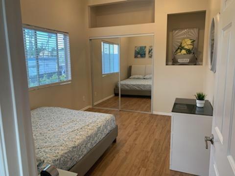 Corporate Manor * Los Angeles