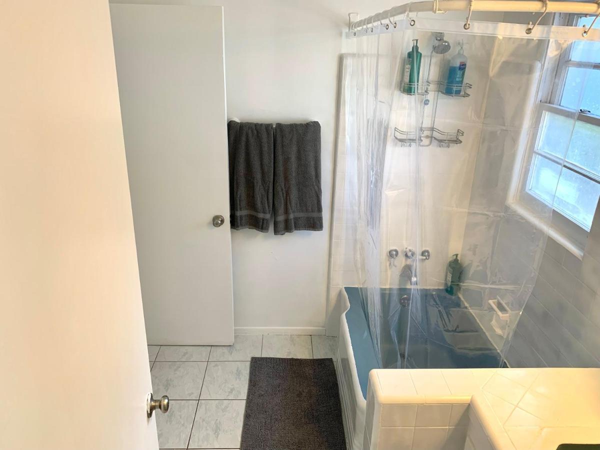 Charm West Valley Perfect Location By Westfield Topanga Holiday home Los Angeles
