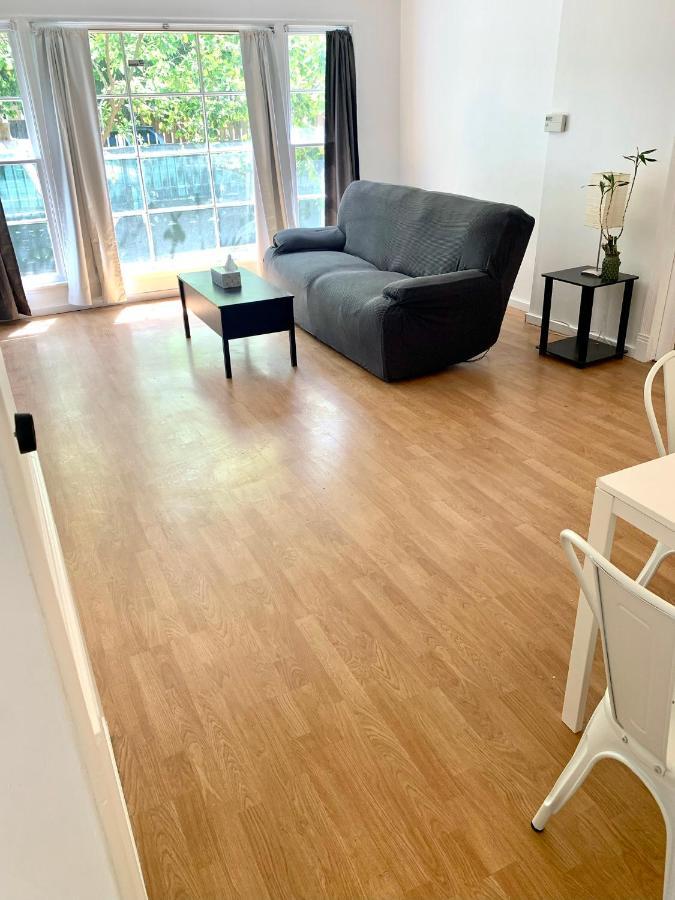 Charm West Valley Perfect Location By Westfield Topanga Holiday home Los Angeles