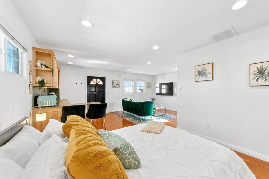 Villa Beverly Grove Spanish Oasis With Pool & Parking *