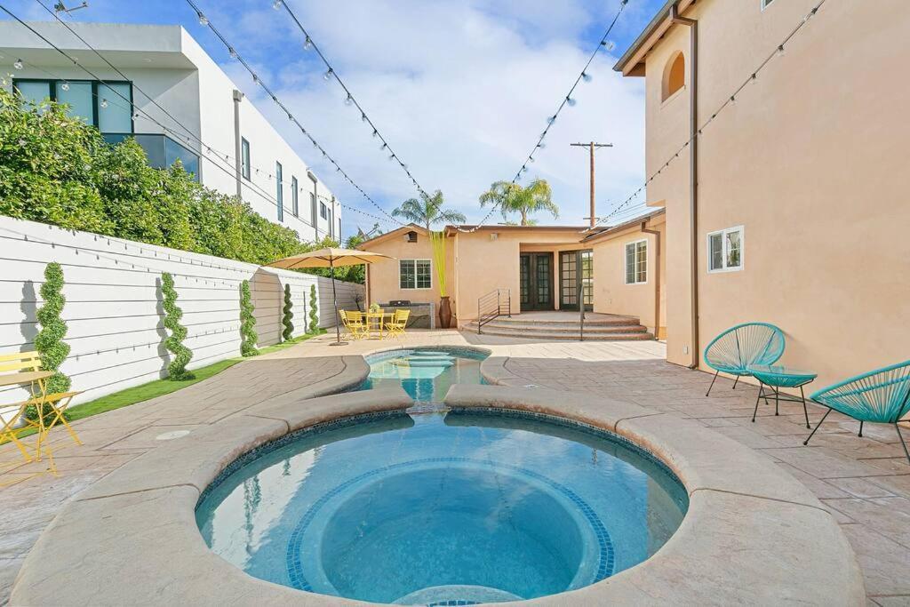 Beverly Grove Spanish Oasis With Pool & Parking Villa *