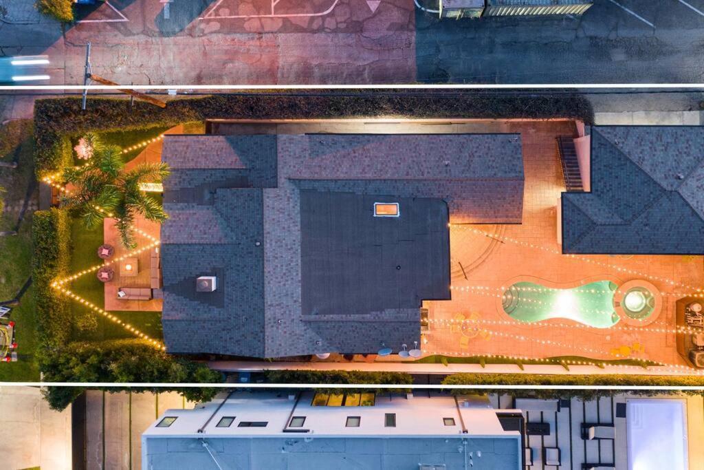 Beverly Grove Spanish Oasis With Pool & Parking Villa