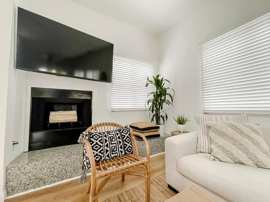 Prime 2bd/3ba - Venice Beach * Los Angeles