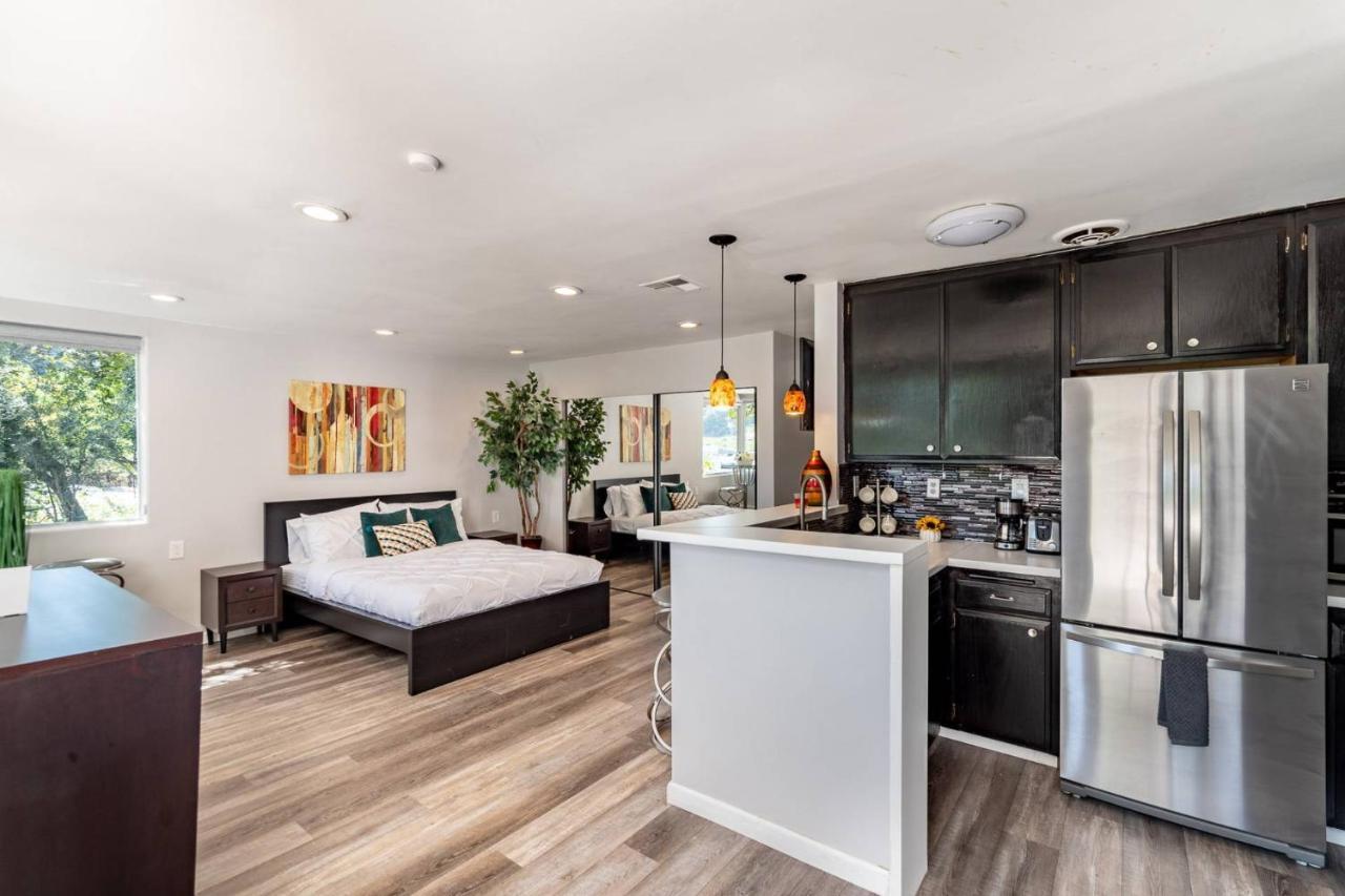 Multiview Manor *