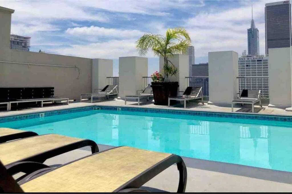 Luxury Spacious Downtown Loft *