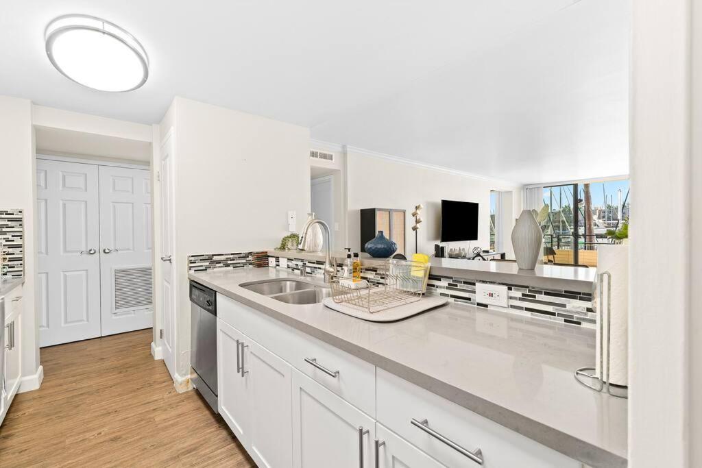 Apartment Heavenly Sunset Marina View 3bd/2bh In Mdr/venice *
