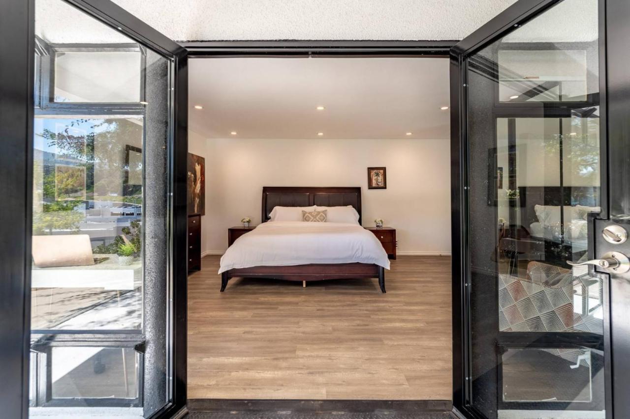 Multiview Manor Los Angeles