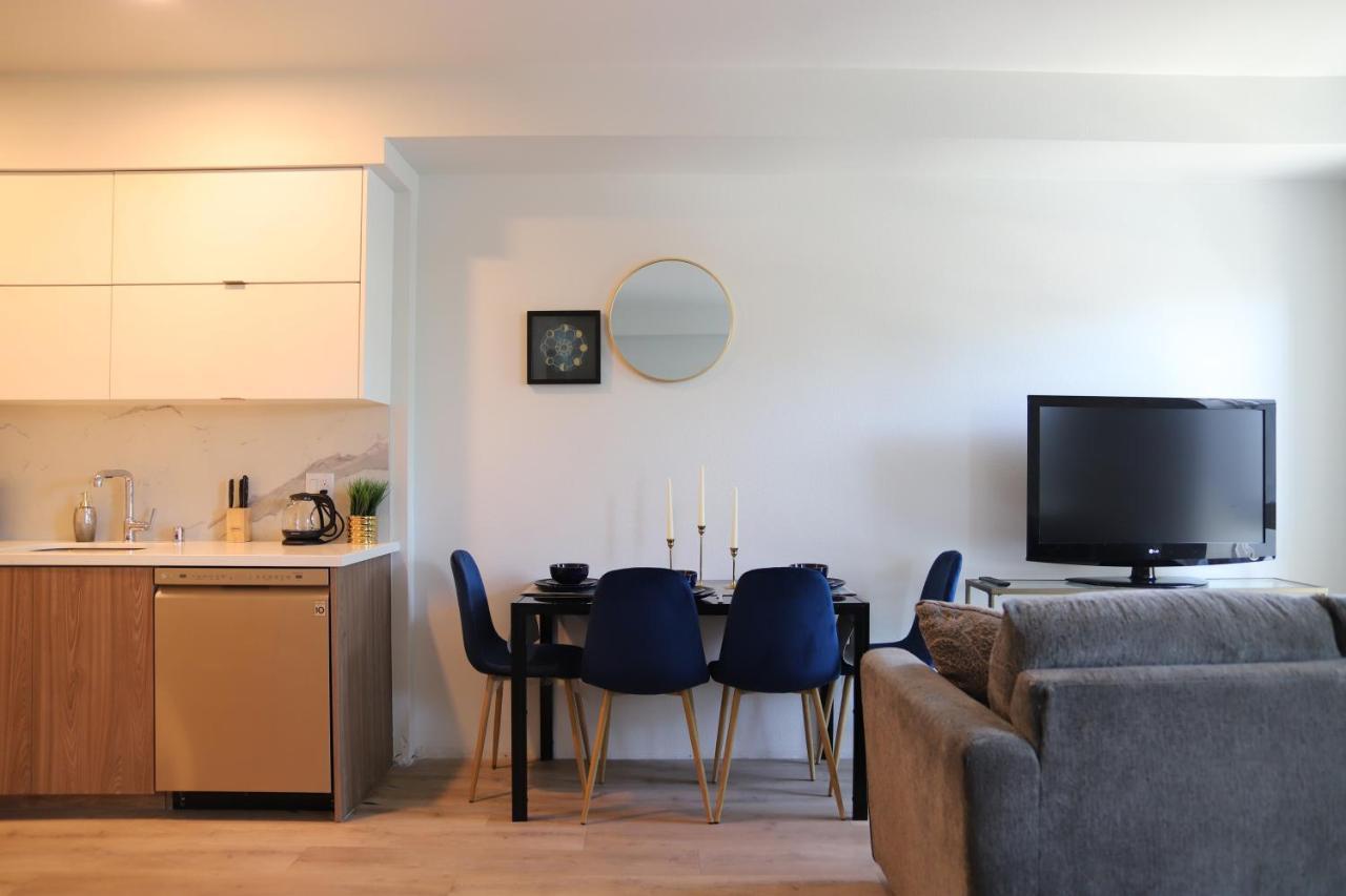 Luxury Studio Apartment In The Heart Of Hollywood! *