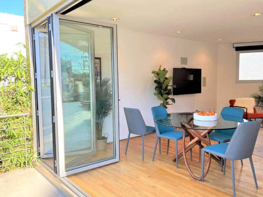Urban Luxury In Brentwood/beverly Hills