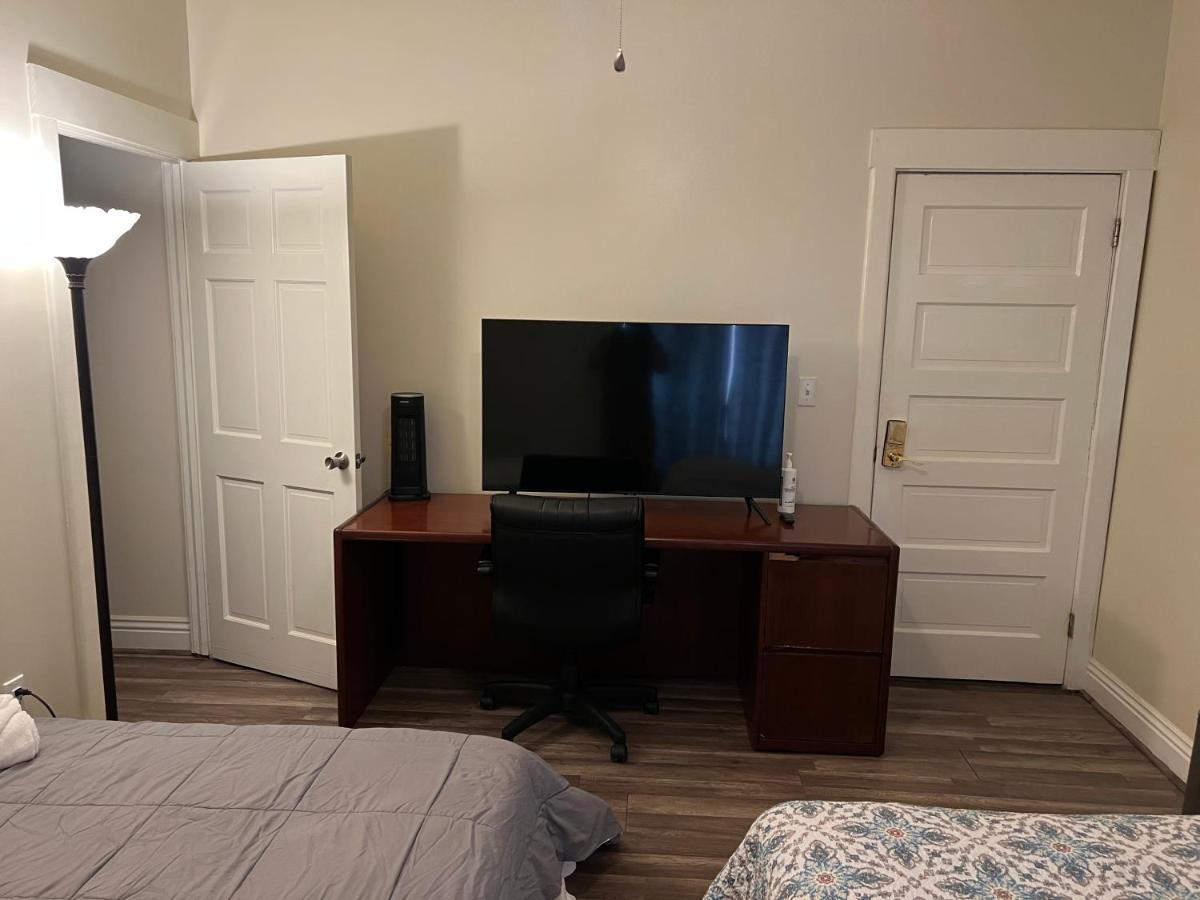 Private Angeles - Free Wifi, Ac, Tv, Private Fridge, Kitchen, Near Usc - Exposition Park - Usc Memorial Coliseum - Banc Of California Bmo Stadium - Downtown Angeles Dtla - Of Southern California Usc!! Hospedagem domiciliar Los Angeles