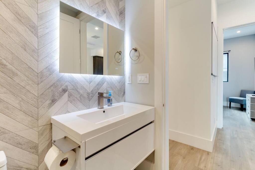 Villa 2 New Luxury Modern 3 Story Homes