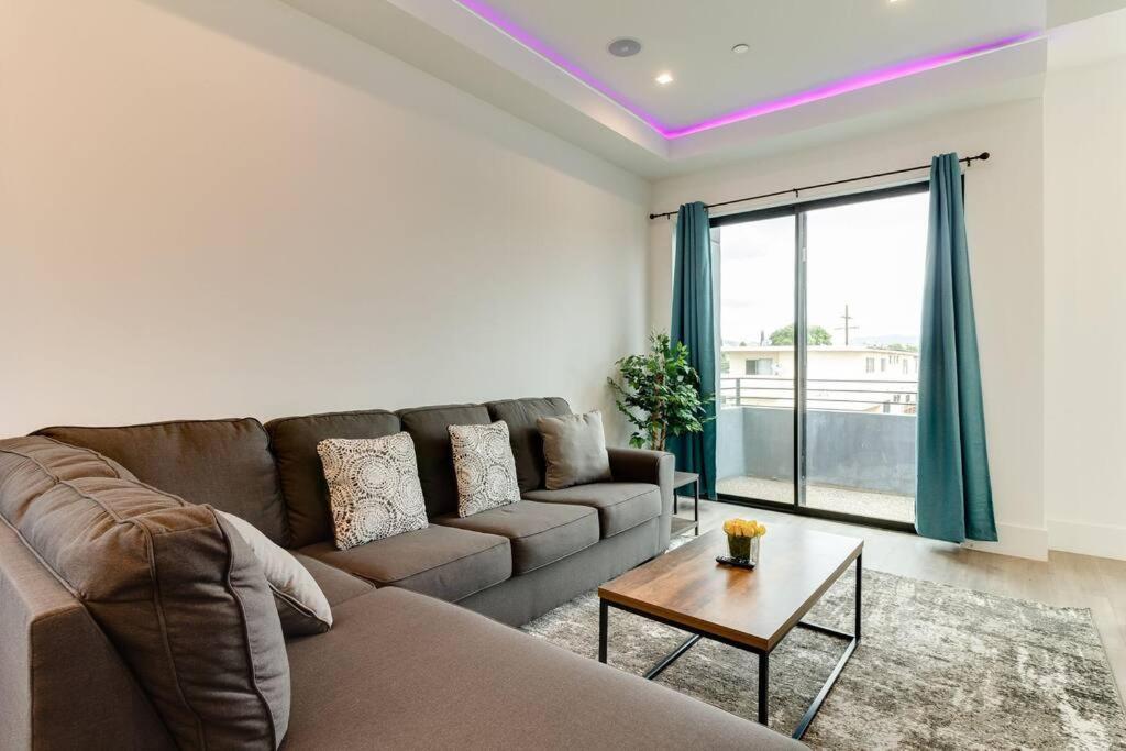 Villa 2 New Luxury Modern 3 Story Homes