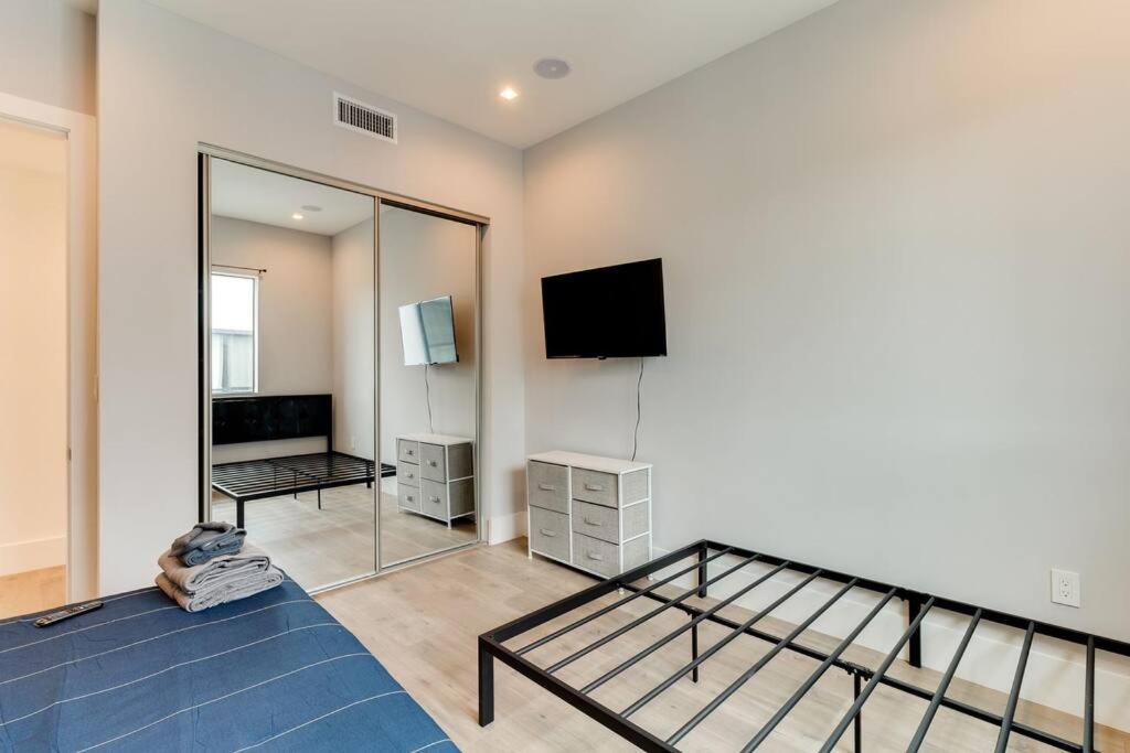 Villa 2 New Luxury Modern 3 Story Homes