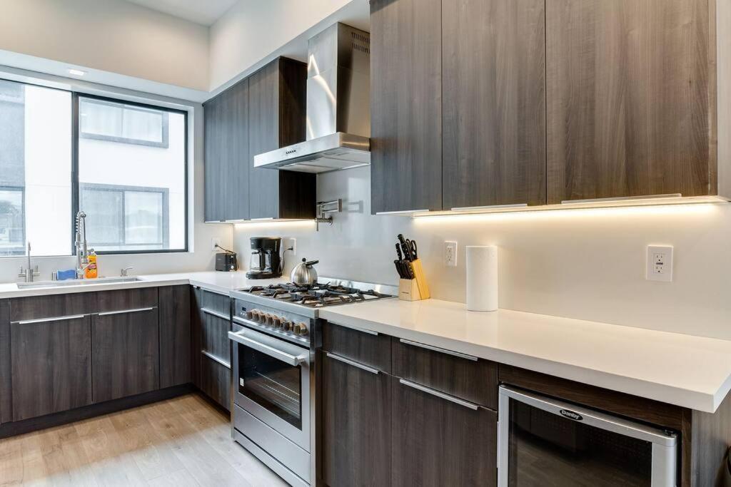 2 New Luxury Modern 3 Story Homes