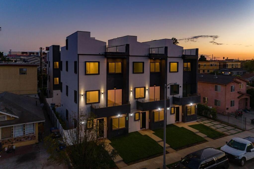 2 New Luxury Modern 3 Story Homes Los Angeles