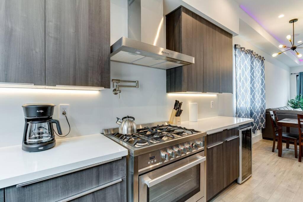 Villa 2 New Luxury Modern 3 Story Homes