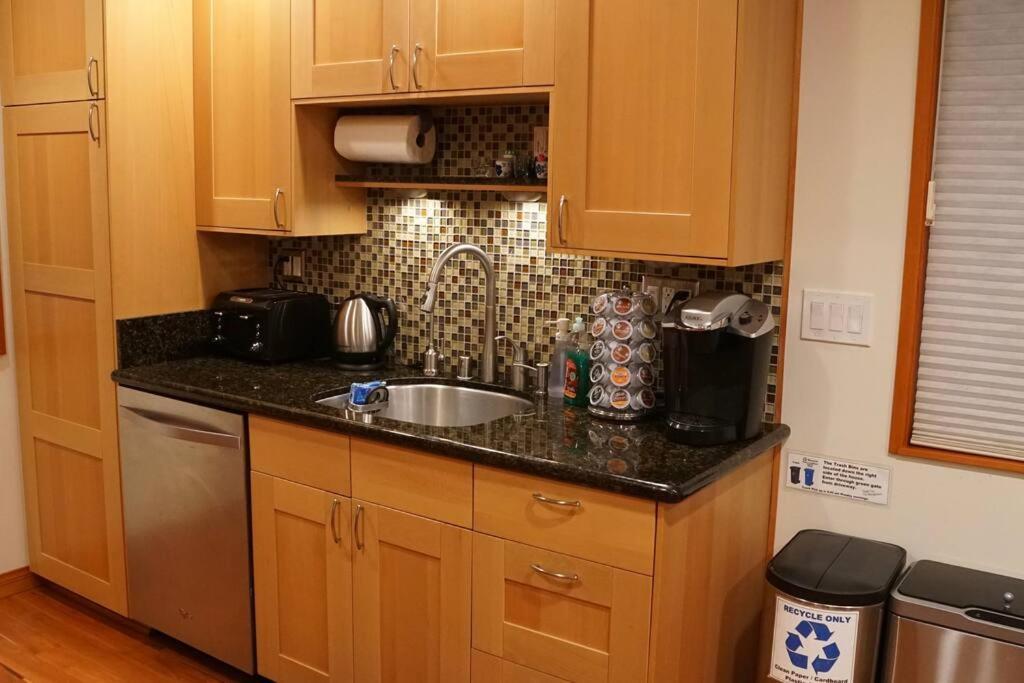 Luxury 1 Bedroom Unit-walk To Beach -baby Friendly