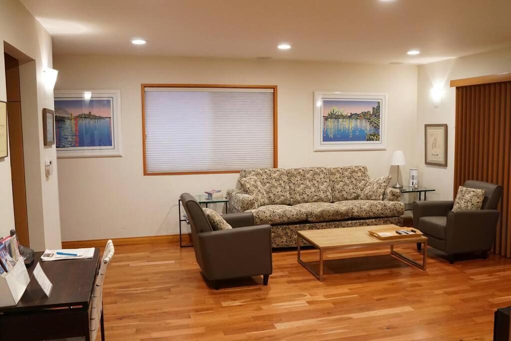 Luxury 1 Bedroom Unit-walk To Beach -baby Friendly *