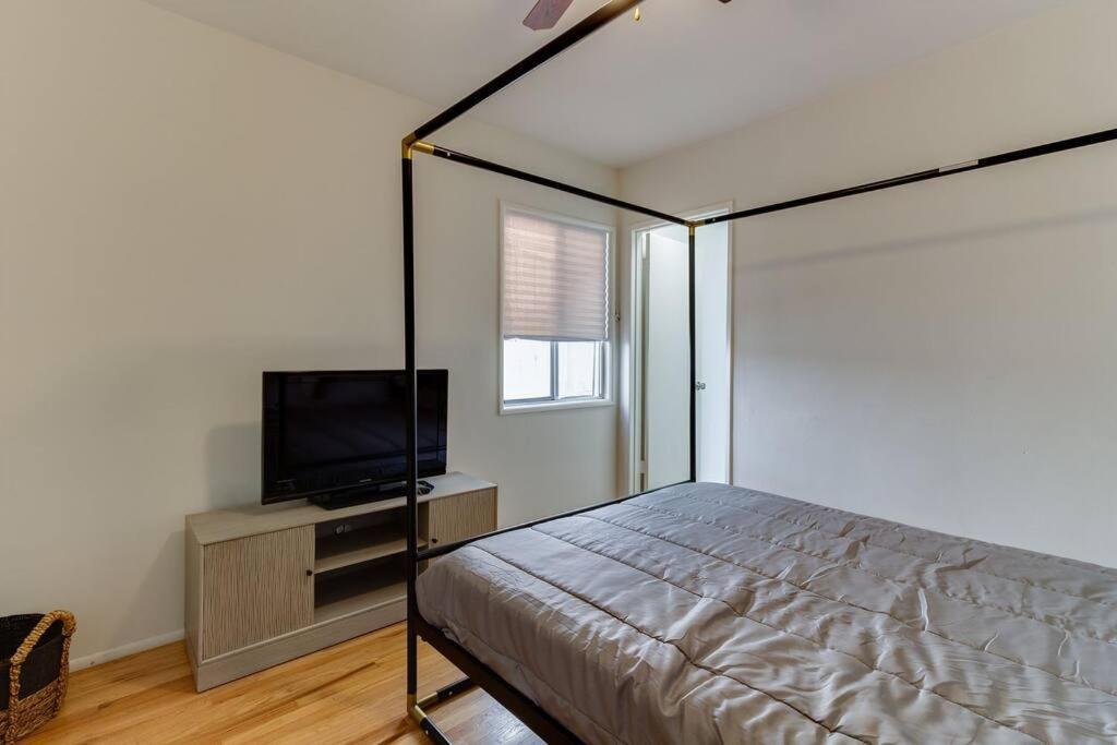 New 4 Bedroom Modern In Mar Vista