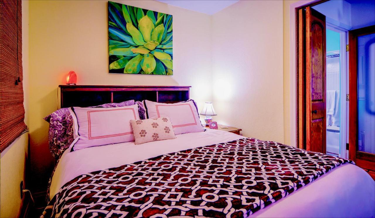 Venice Garden Retreat - Yard, Cabana, Parking, 50 Feet To *