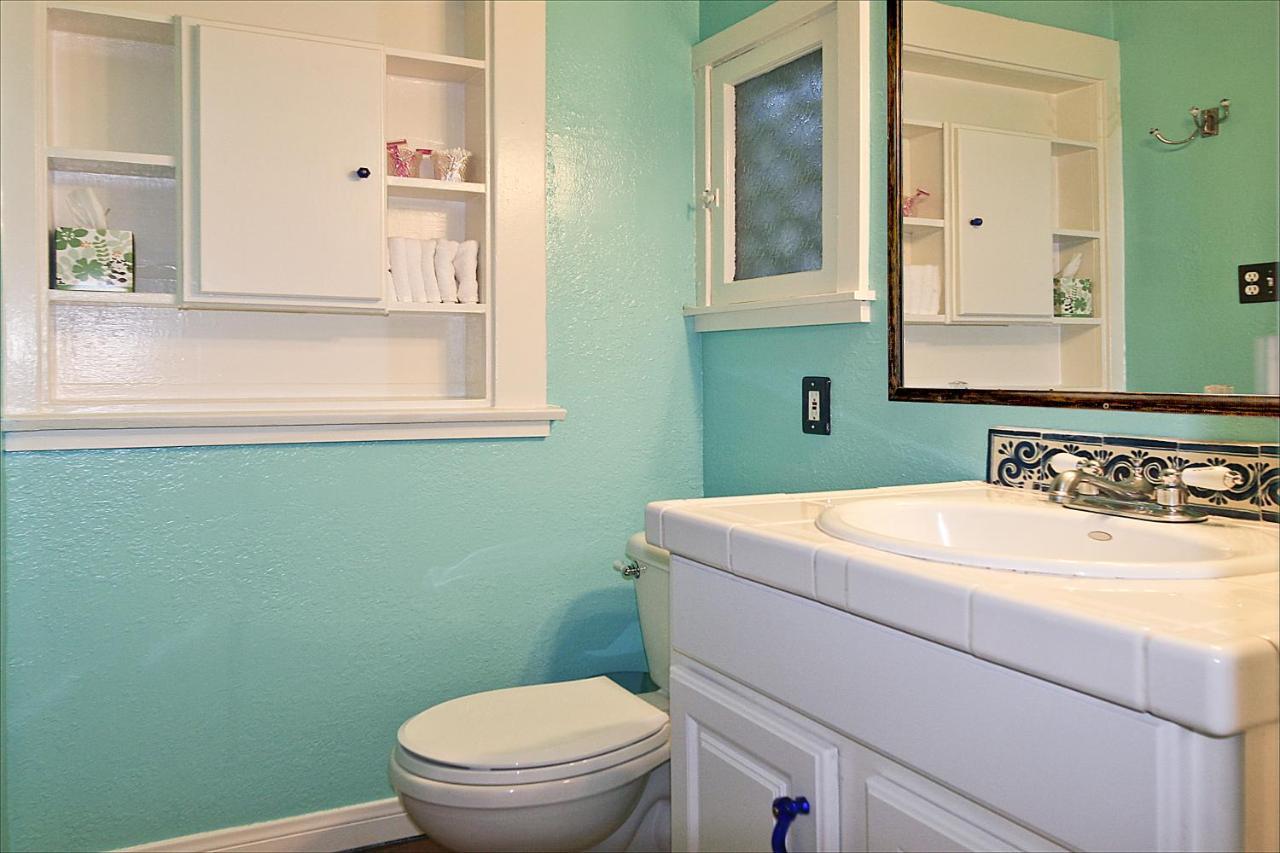 Apartment Venice Garden Retreat - Yard, Cabana, Parking, 50 Feet To Los Angeles