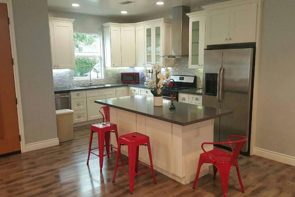 Balboa Modern Glam Charmer Holiday home *