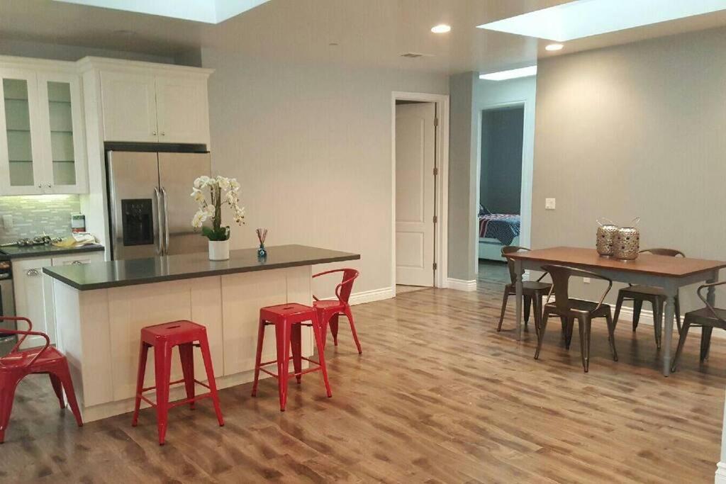 Balboa Modern Glam Charmer Holiday home *