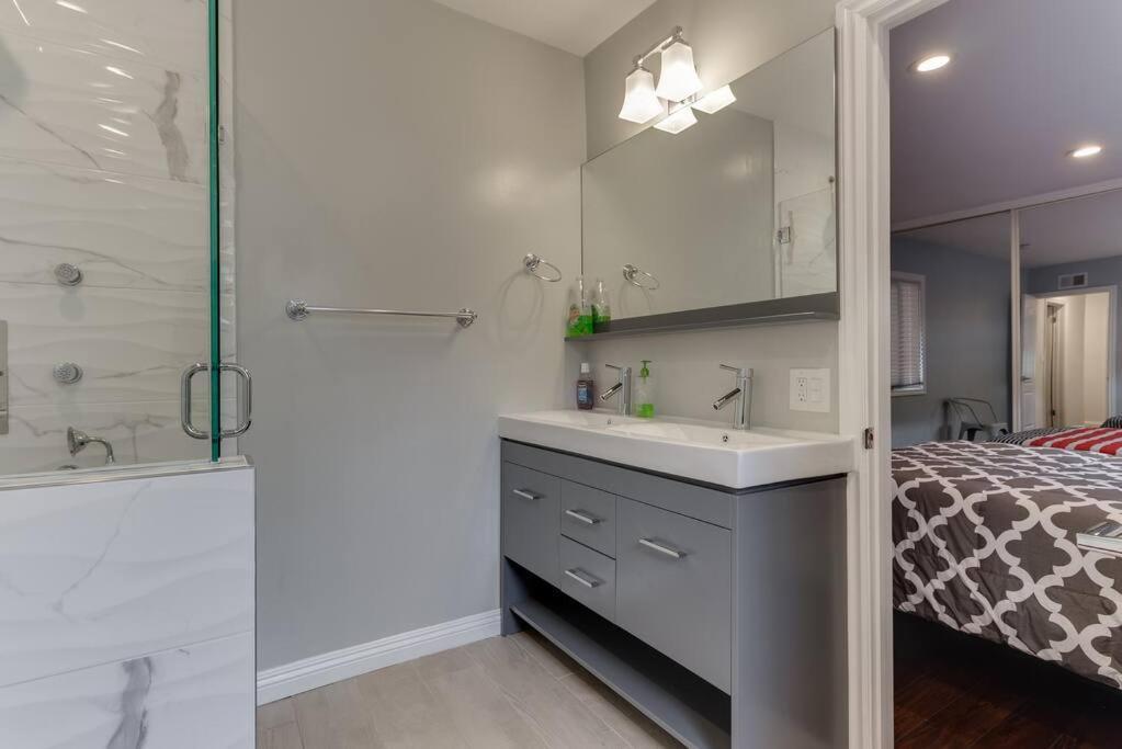 Woodland Hills Zen Modern * Los Angeles