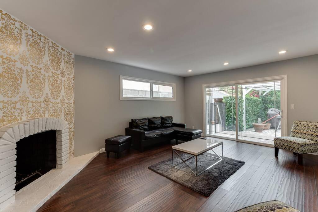 Woodland Hills Zen Modern