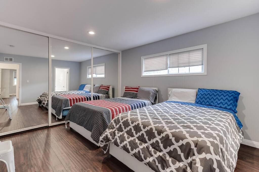 Woodland Hills Zen Modern Holiday home *