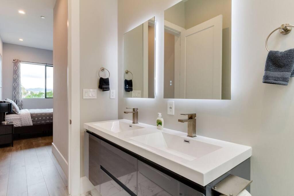 Villa Modern 4 Bedroom Charmer W/ Rooftop Deck #2