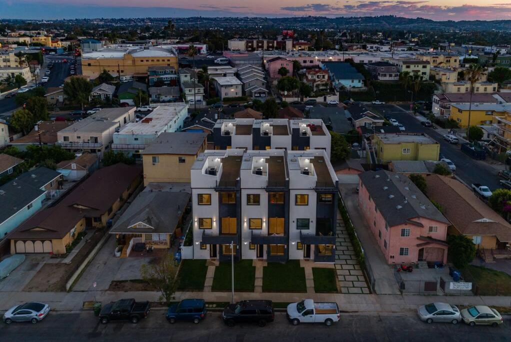 Modern 4 Bedroom Charmer W/ Rooftop Deck #2