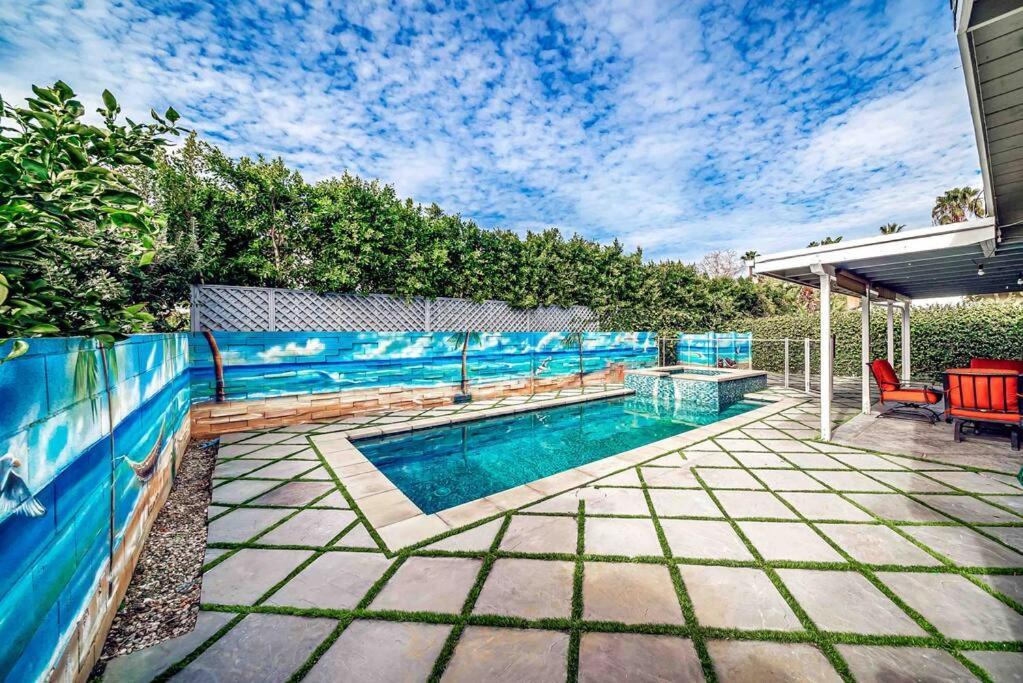 Luxury House Pool & 10 Mins From Hollywood & Universal Holiday home Los Angeles