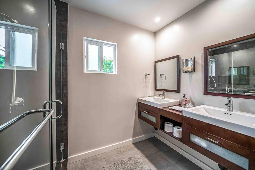 Holiday home Luxury House Pool & 10 Mins From Hollywood & Universal Los Angeles