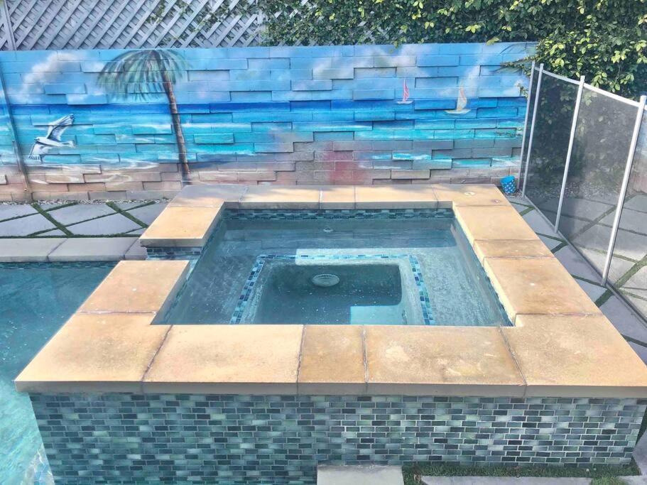 Luxury House Pool & 10 Mins From Hollywood & Universal Holiday home *