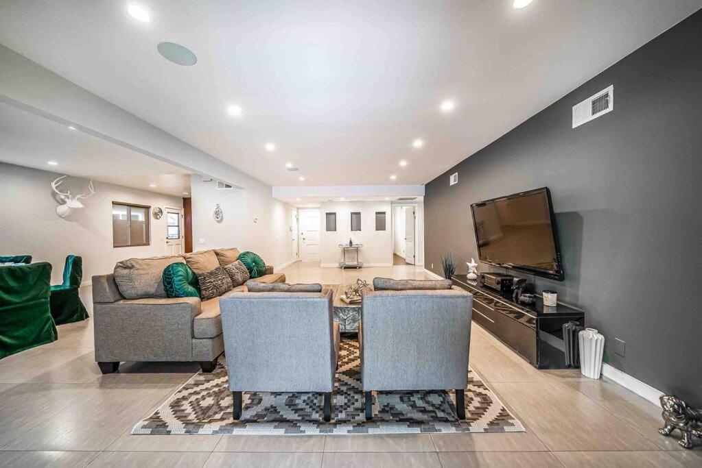 Holiday home Luxury House Pool & 10 Mins From Hollywood & Universal Los Angeles