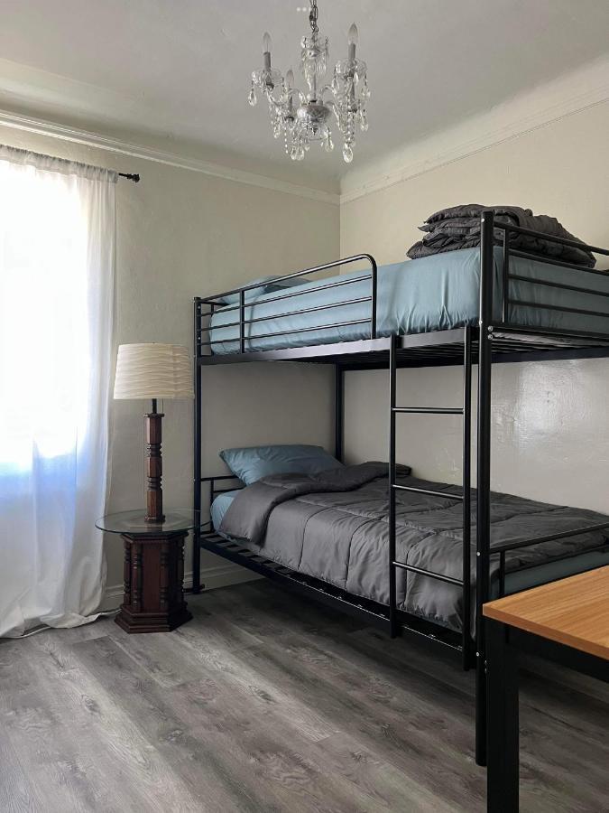 Westwood/ Brentwood/Santa Monica/Ucla Hostel *