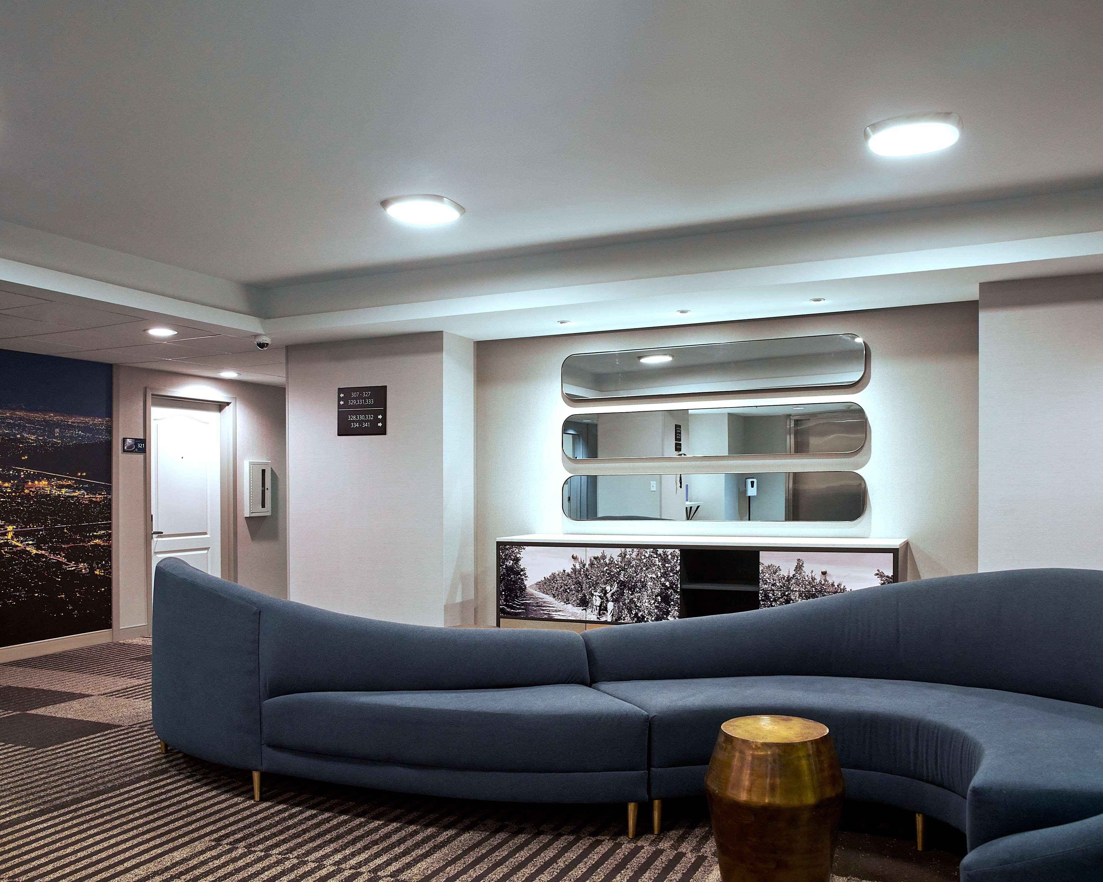 Hotel Hampton & Sherman Oaks