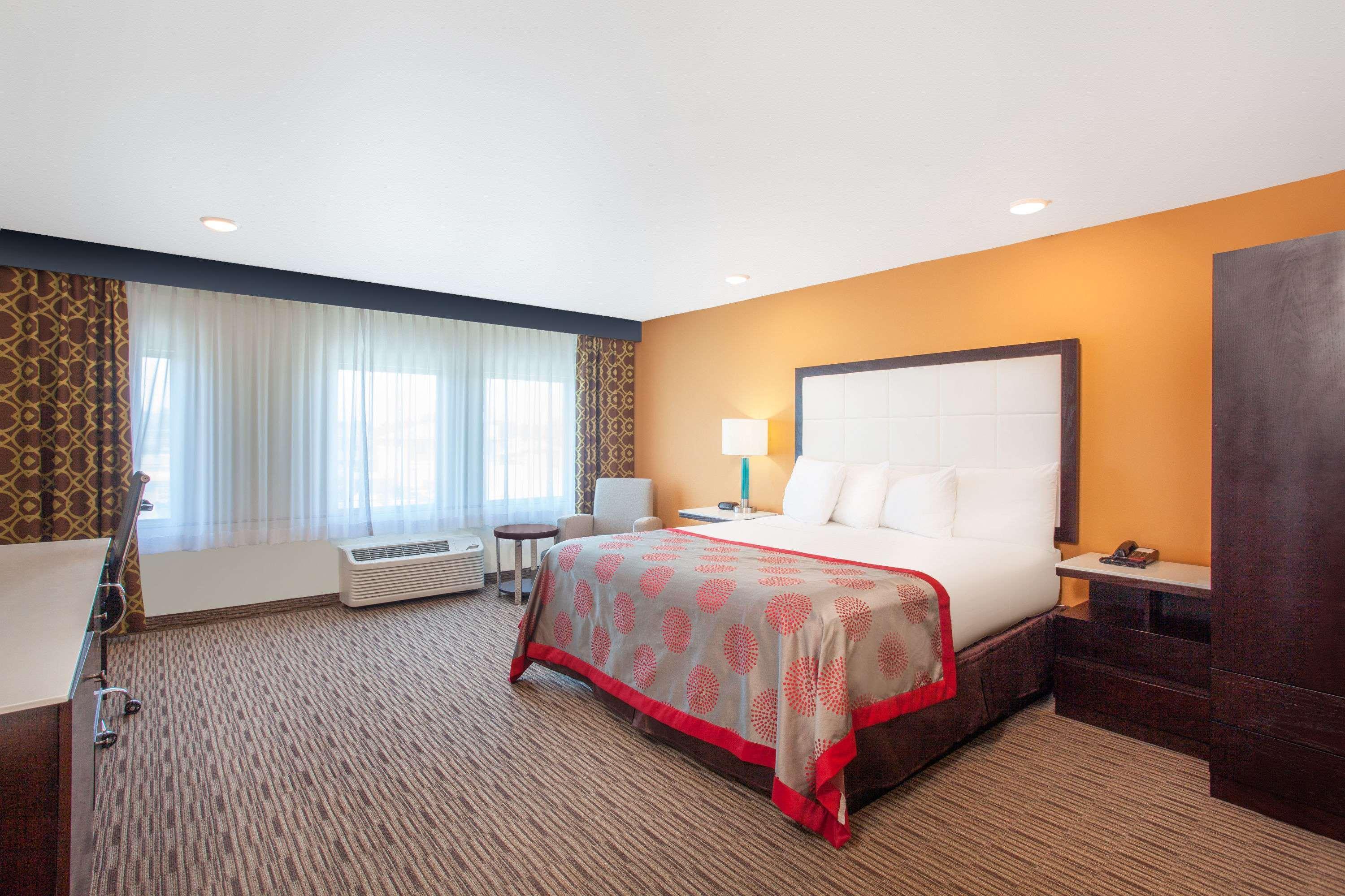 Hotel Ramada By Wyndham Culver City Los Angeles