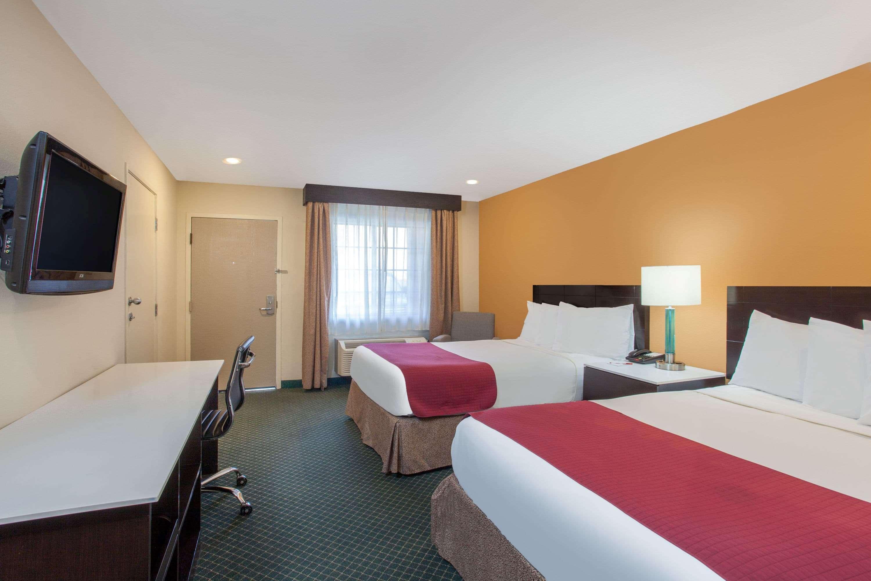 Hotel Ramada By Wyndham Culver City Los Angeles