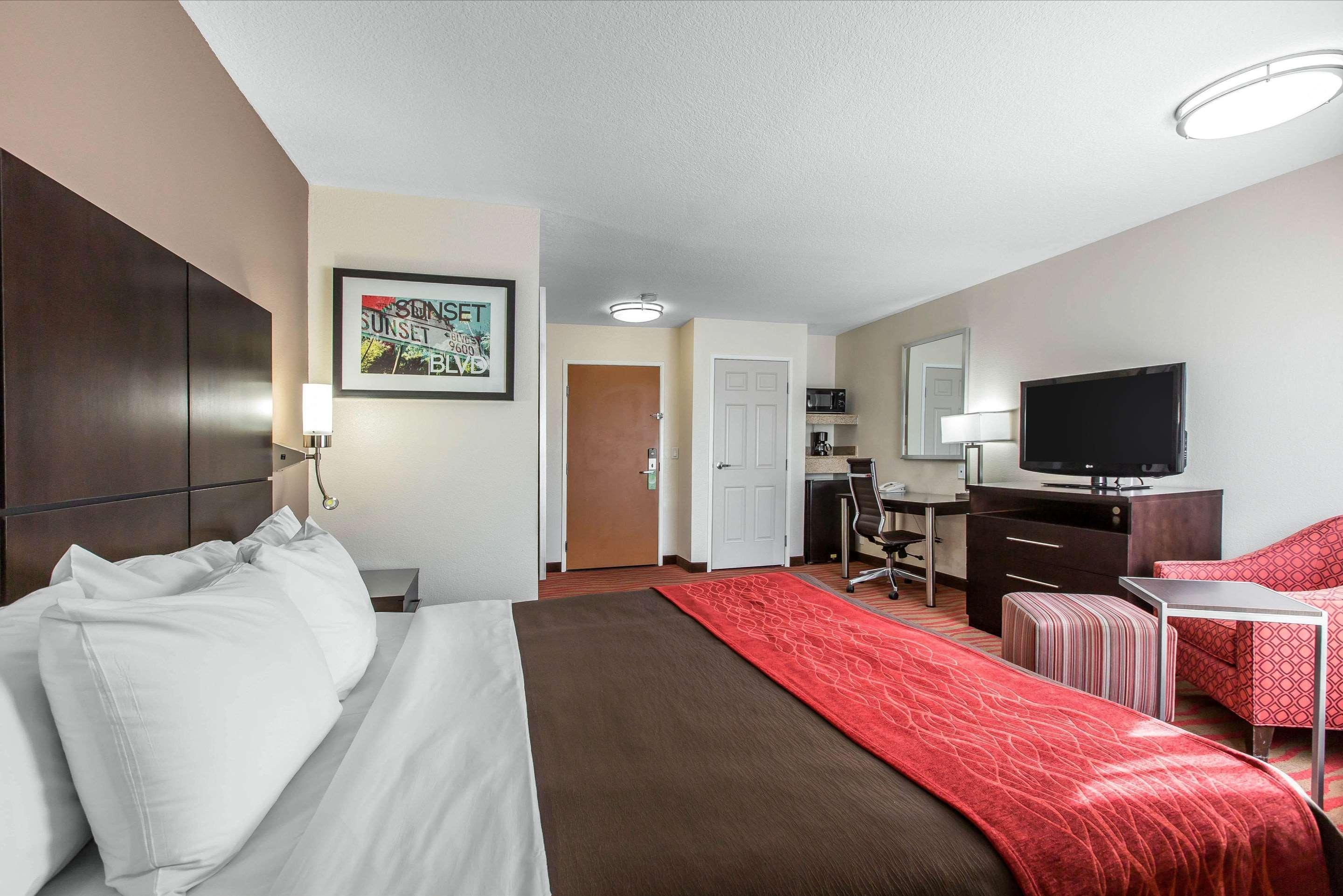 Inn Comfort Near Hollywood 3*