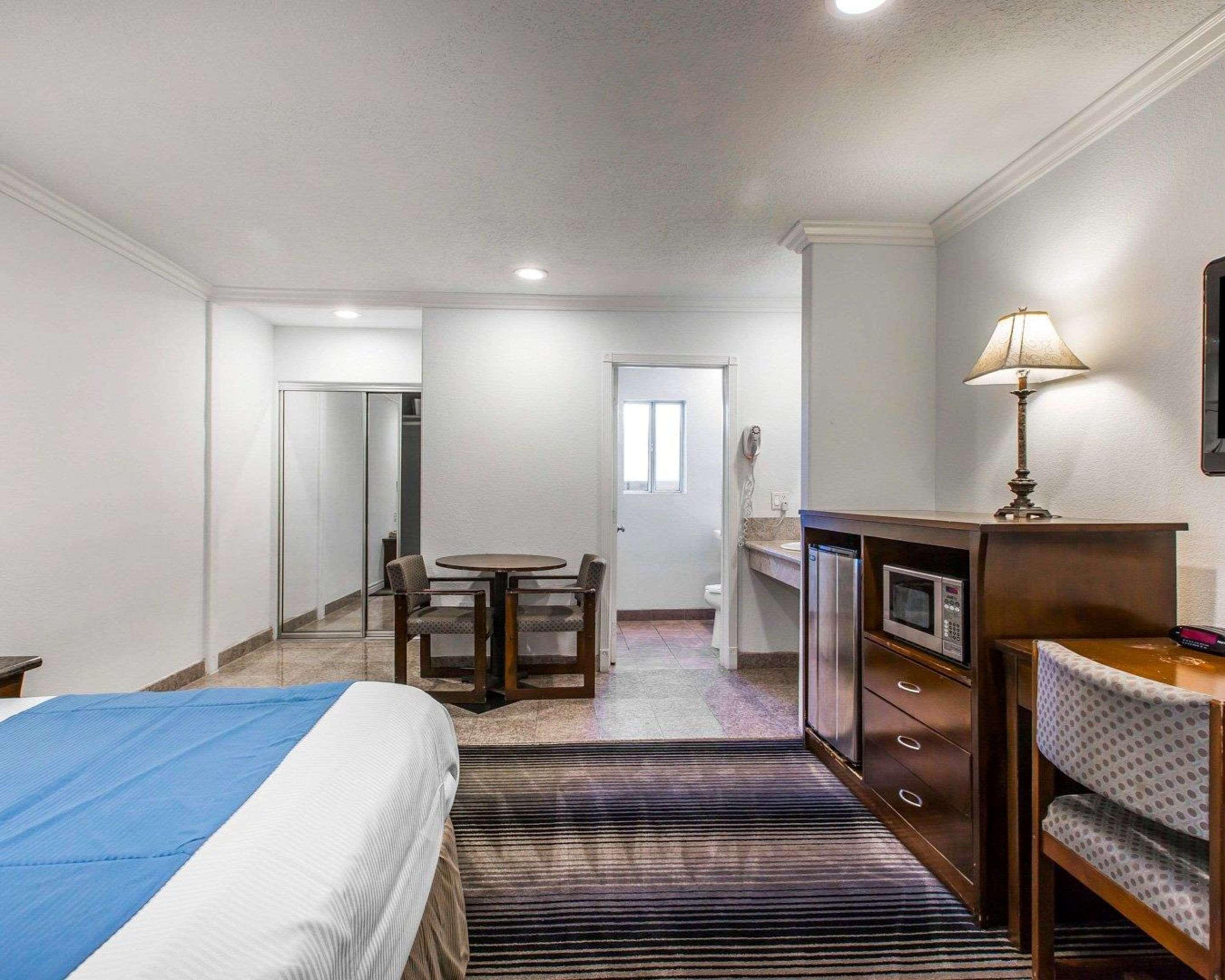Hotel Dreamscape Pacific Coast Highway 2*