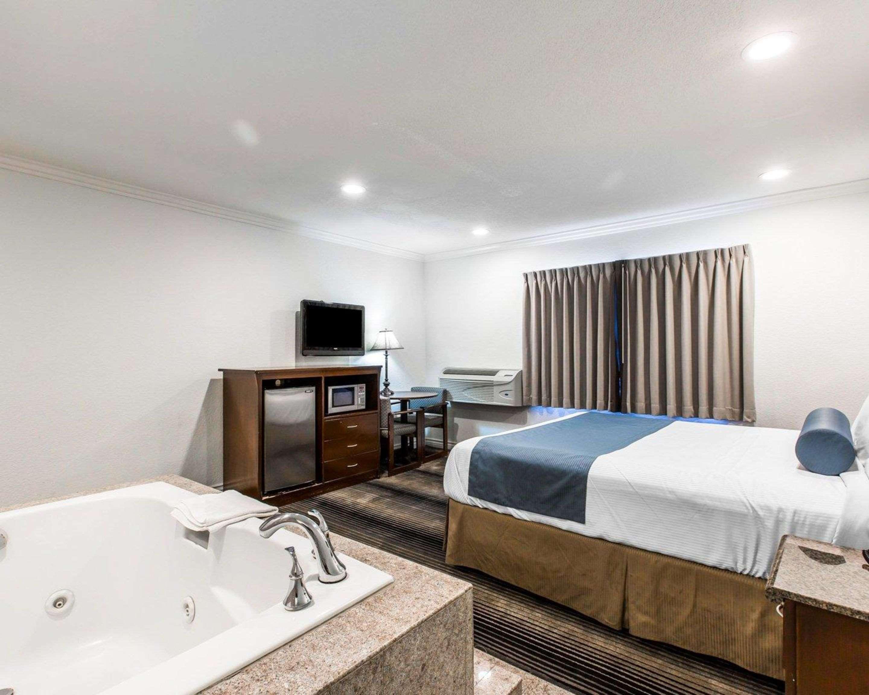 Hotel Dreamscape Pacific Coast Highway 2*