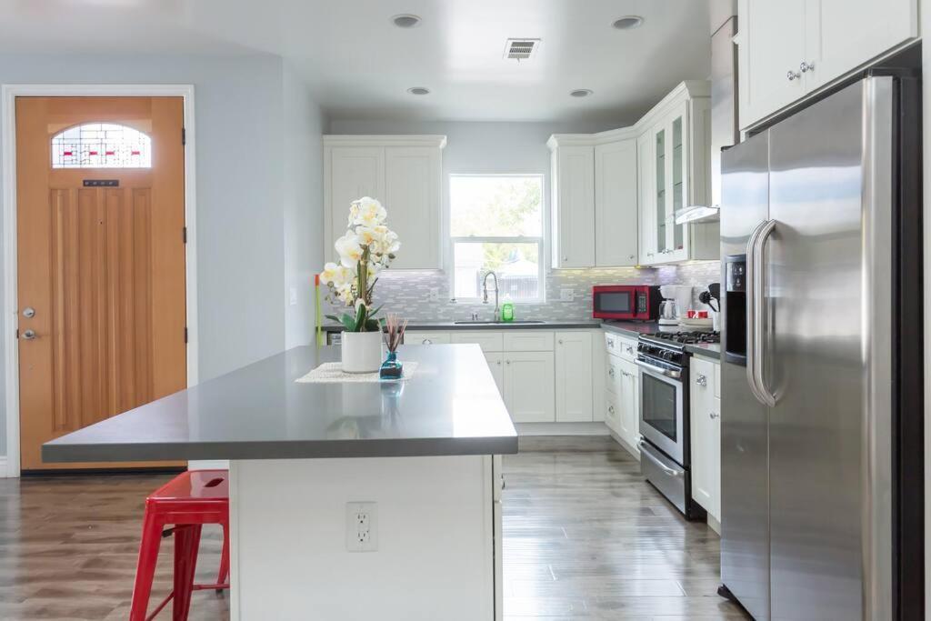 Holiday home Balboa Modern Glam Charmer Los Angeles