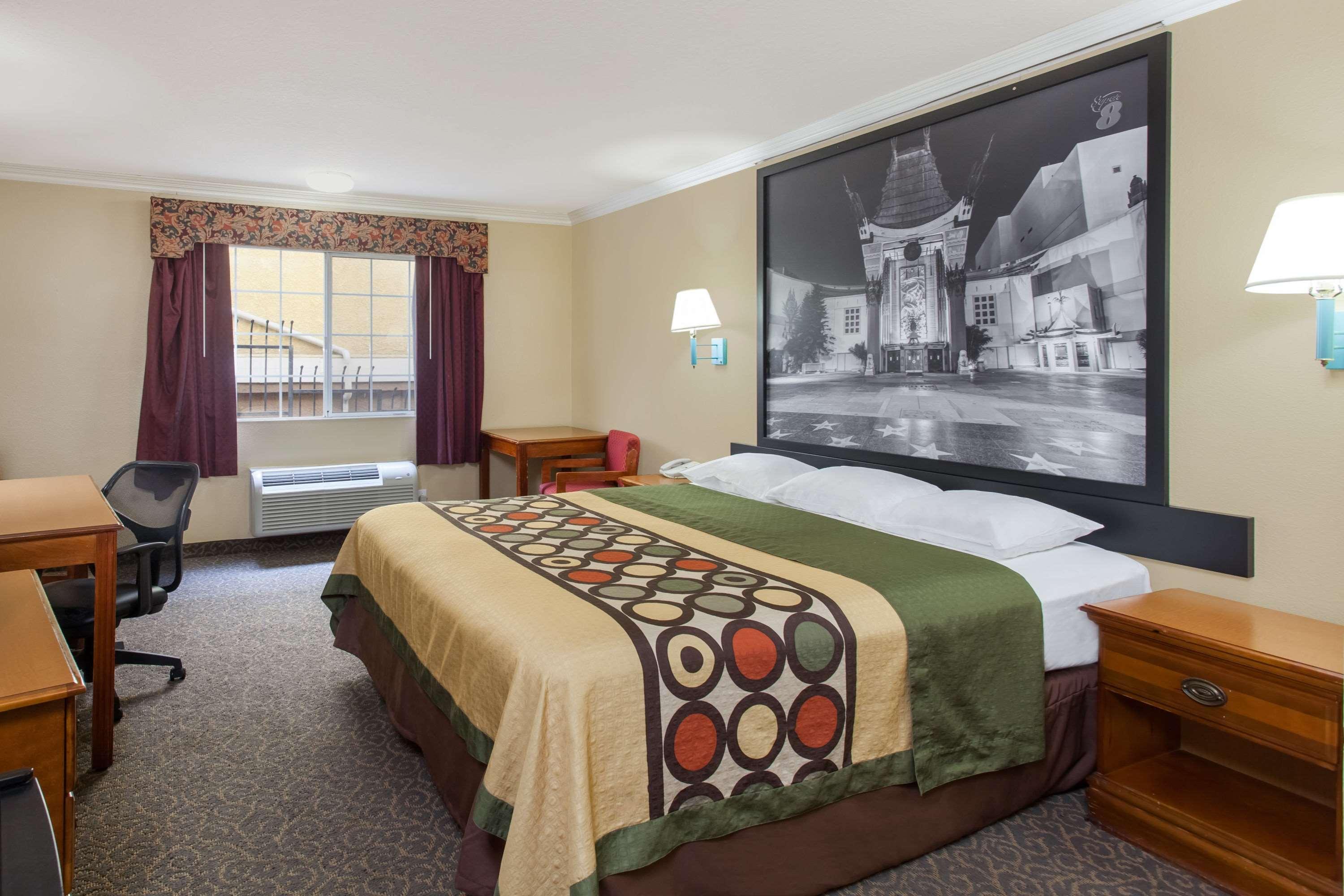 Super 8 By Wyndham Angeles Downtown Motel Los Angeles
